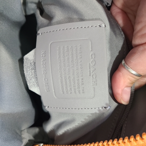 Coach track pack in color blocking - Picture 2 of 12